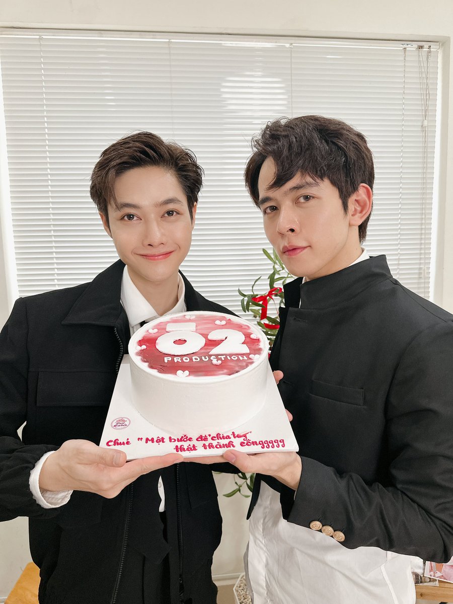 o2productionnn's tweet photo. Mọi người nghĩ sao về một buổi công chiếu phim “Một Bước Để Chia Tay” cùng với nhau không?
- How do you think about a premiere day of “The Last basic together”?
#o2production #motbuocdechiatay #thelastbasictogether #boyslove
#NguyenBaVinh #MaiVuLuan #couplevotri #ViAn https://t.co/A4k98TGppH