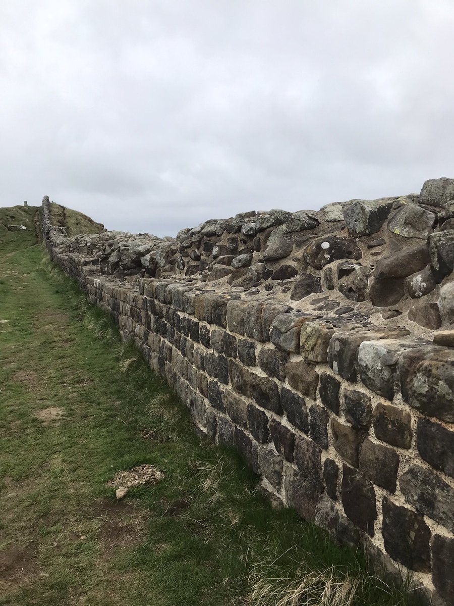 KatesfWriter's tweet photo. Well if it’s #WallsOnWednesday, there’s one wall I can mention. #HadriansWall snakes east to west or west to east, depending on your perspective, across stunning countryside. A #RomanFrontier that’s well worth exploring. #RomanBritain #Archaeology https://t.co/HO3Wv1HCG0