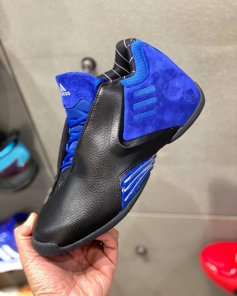 kickspotting's tweet photo. Who rocked the Tmac 3? available at @adidasph stores and online.
#tmac #tmac3 #adidastmac3 #kickspotting #tmac3restomod #adidasbasketball https://t.co/qUql4iXzPC https://t.co/VqVX1GFXSh