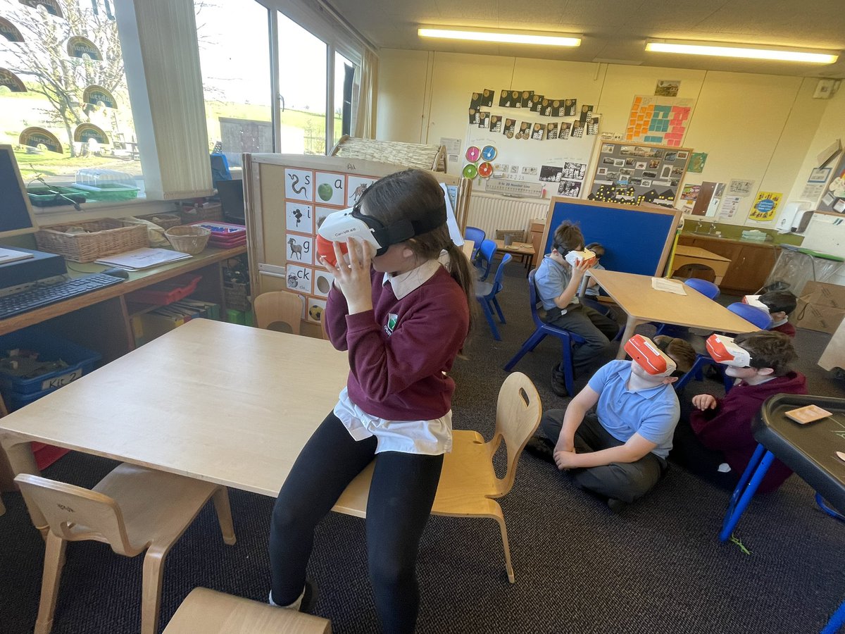 crosshill_ps's tweet photo. Today in technology elective we are using our VR headsets to explore volcanos, earthquakes, coal mines, caves and mountains around the world! #crosshillclass2 #sacdigitallibrary #sacdigitaltechnology #sacstem https://t.co/1UAmFEJZHi