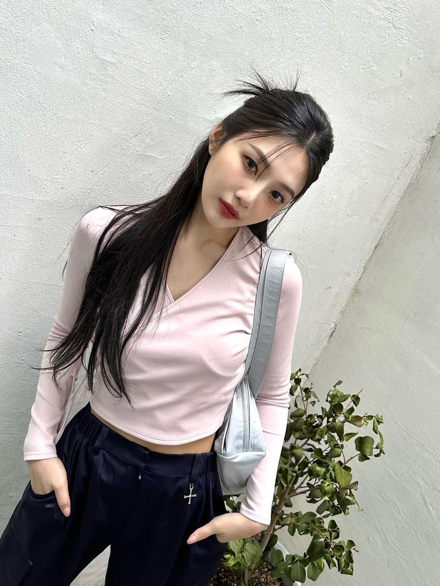 ROUGEJOIE's tweet photo. I’m calling out my pink Pilates princess inner self with Kahara’s athletic wear to visualize my highest self and start showing up as her. https://t.co/DiNF3XksME