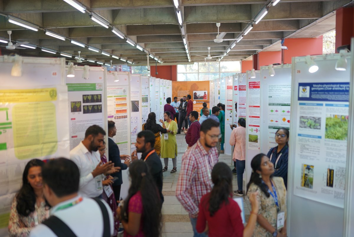 #IC50 

Poster presentation on Improving productivity, climate resilience and nutrition in drylands - technologies and approaches.

Our expert panel evaluated various research findings presented by the participants.