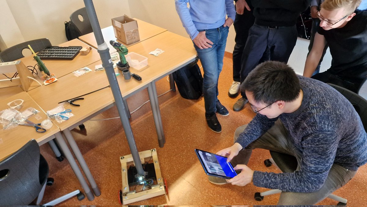 Have you ever thought of building a #telepresencerobot yourself?
Experts and students from <a href="/KITKarlsruhe/">Shmoopy</a> have put together a DIY Telepresence Robot Kit!
🤩👩‍💻🛠⚙️📐✏️
All information, the guidelines and programme code can be found here:
trine-platform.com/project/trine-…