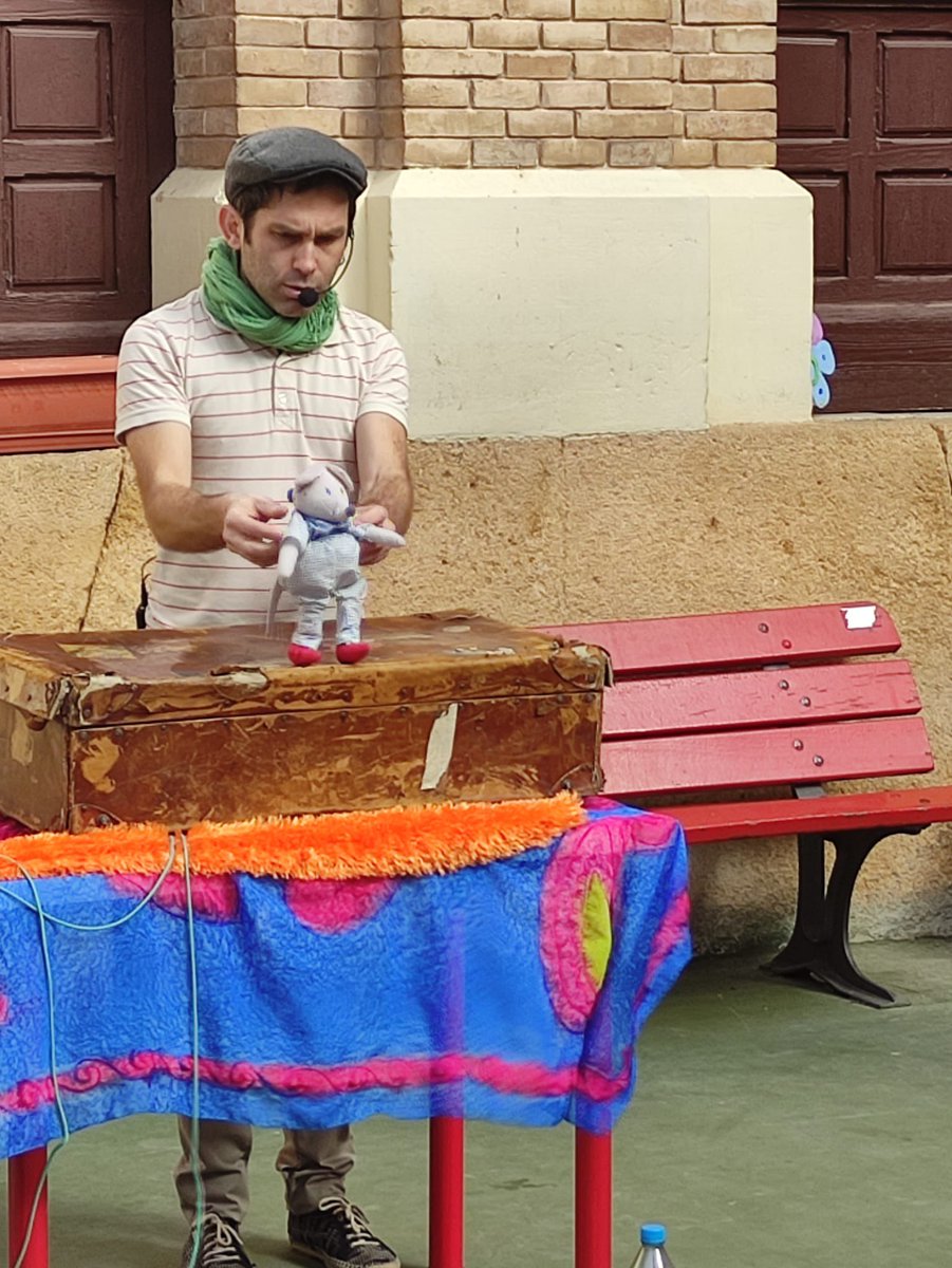 CeipCierva's tweet photo. 🎭Hoy seguimos con nuestra semana de Carnaval🎭 El alumnado de infantil ha disfrutado de un cuentacuentos por cortesía del AMPA de nuestro centro 🎈@JesusMaestra @AdeliaGlvez @direcmur @innovaedum https://t.co/LldXHi6ys3