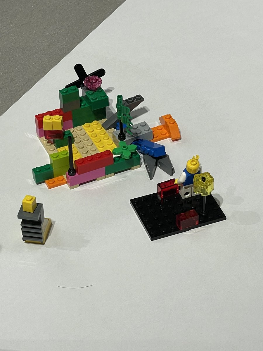 shoki_taniyama's tweet photo. 敢えての田園都市化。しかし今と違うのは監視タワーのようなもので全てがモニタリングされているという。
#Cacuu https://t.co/rz4cnQB0I8