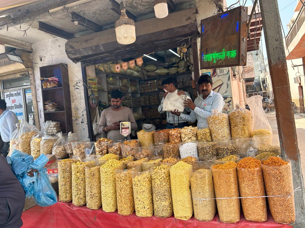 MCD (Narela Zone) (@dmcnarela) on Twitter photo Glimpses of enforcement action against #SingleUsePlastic under #100DaysToBeatPlastic Campaign launched by Hon'ble <a href="/LtGovDelhi/">LG Delhi</a>
Public is appealed to adopt use of cloth bags and shun the use of polythenes.
<a href="/AshwaniKumar_92/">Ashwani Kumar</a> <a href="/GyaneshBharti1/">Gyanesh Bharti</a> <a href="/MCD_Delhi/">Municipal Corporation of Delhi</a> <a href="/MoHUA_India/">Ministry of Housing and Urban Affairs</a> Glimpses of enforcement action against #SingleUsePlastic under #100DaysToBeatPlastic Campaign launched by Hon'ble <a href="/LtGovDelhi/">LG Delhi</a>
Public is appealed to adopt use of cloth bags and shun the use of polythenes.
<a href="/AshwaniKumar_92/">Ashwani Kumar</a> <a href="/GyaneshBharti1/">Gyanesh Bharti</a> <a href="/MCD_Delhi/">Municipal Corporation of Delhi</a> <a href="/MoHUA_India/">Ministry of Housing and Urban Affairs</a>