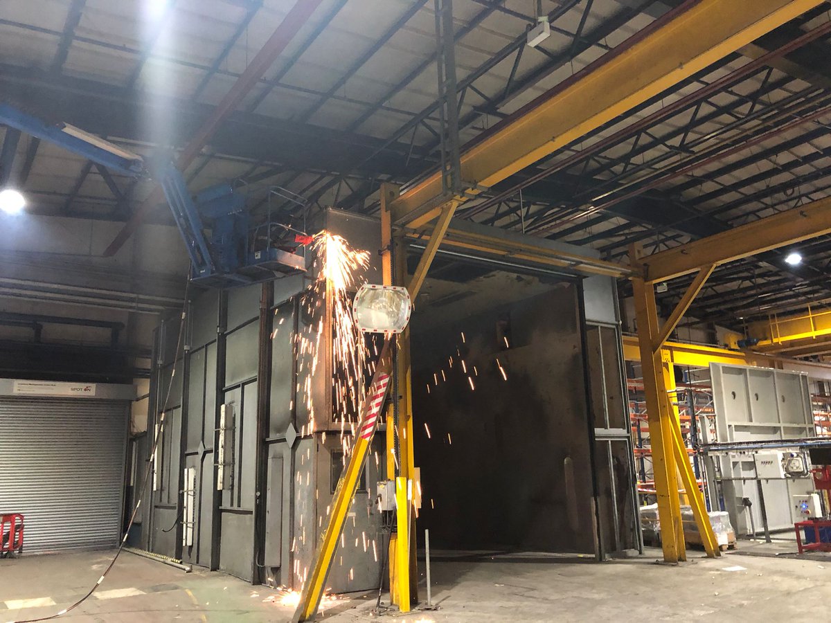 Works are continuing in Newcastle this week, the team have cleared the second Area and works have commenced on Area 3. This is the largest paint booth to be dismantled.

#teamworkmakesthedreamwork #paintbooth #dismantling  #stripout #ductwork #workingsafelyforourfuture