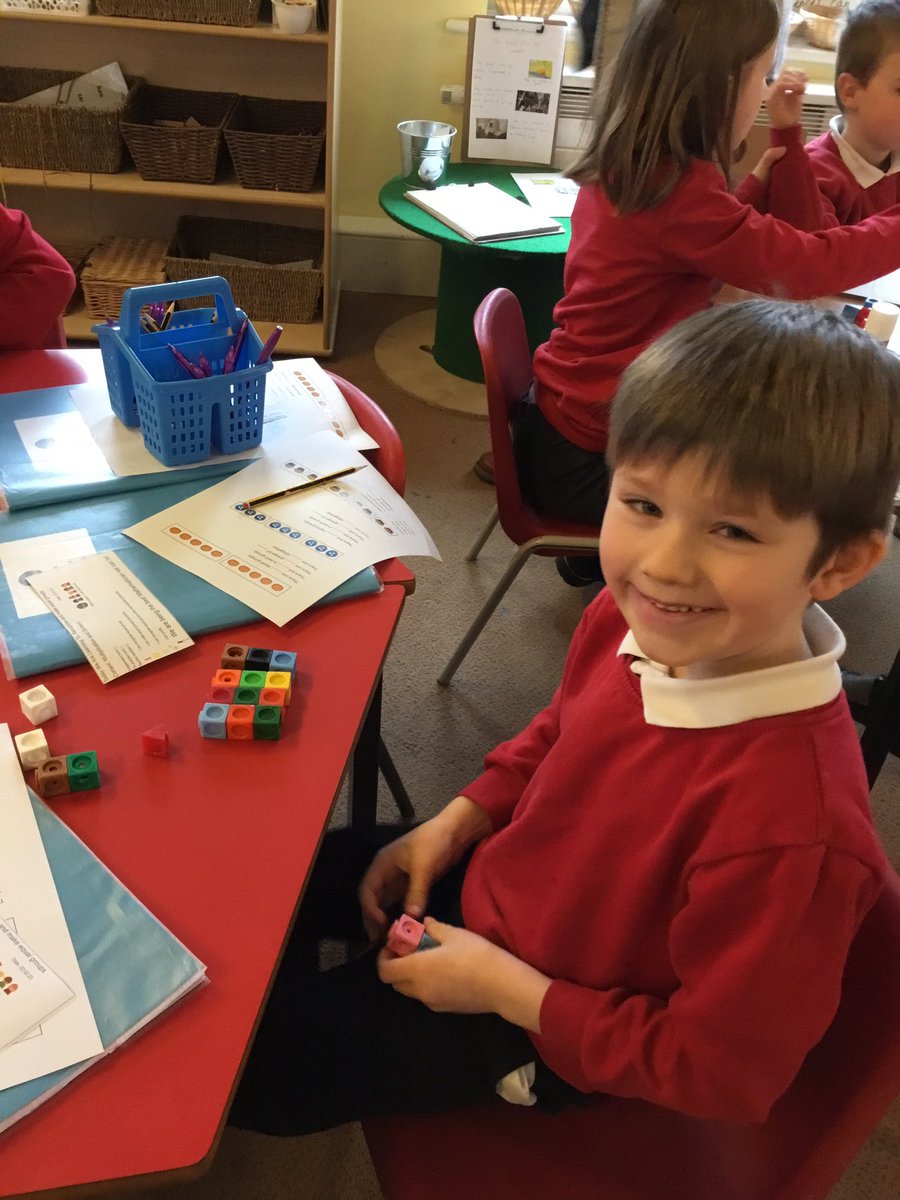 SPS_KS1's tweet photo. Today we made equal groups in Maths #spsmaths https://t.co/WVZiLDMT5f