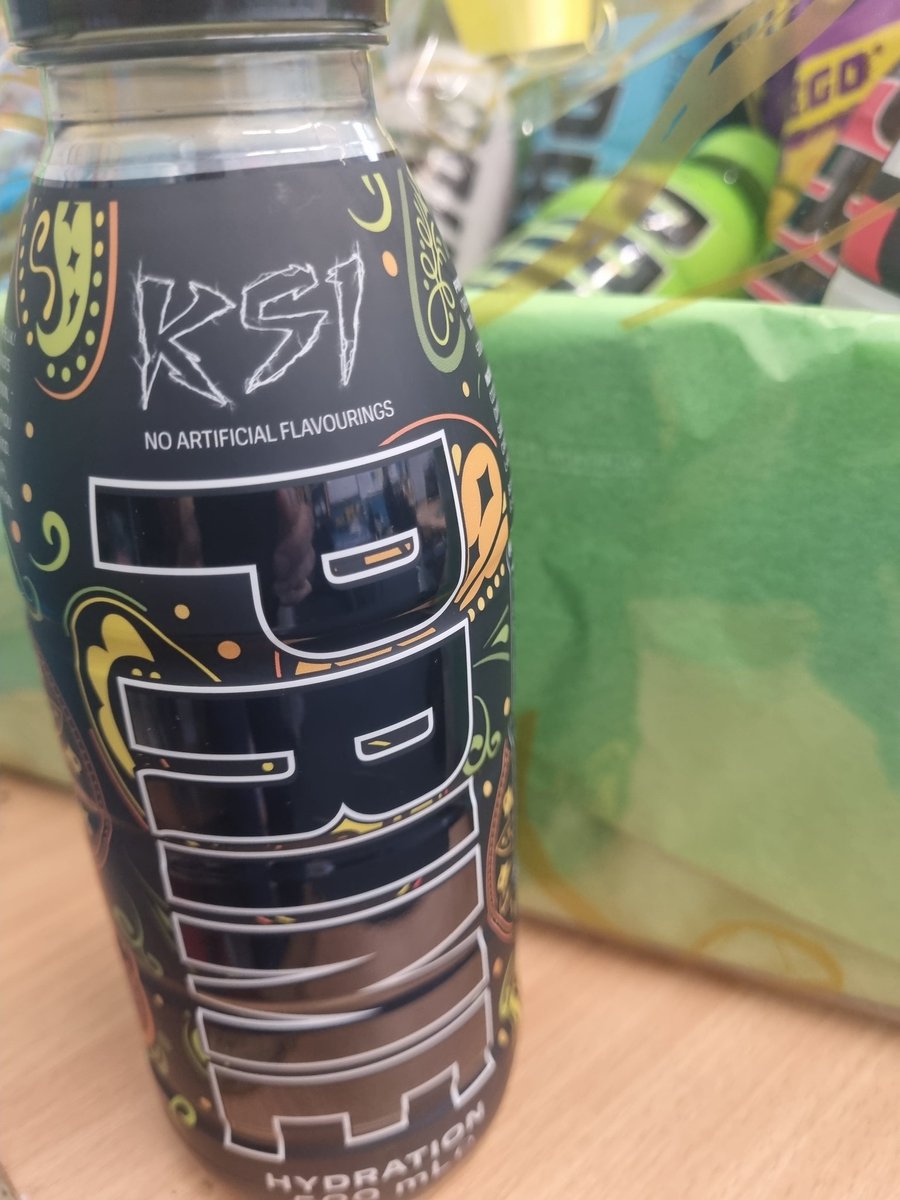 FundraisingP7's tweet photo. 😯😯😯😯🤩🤩 A late addition to our Prime Hamper!!! Limited edition KSI 🍊 and 🥭 https://t.co/ZoAxlhRlrF