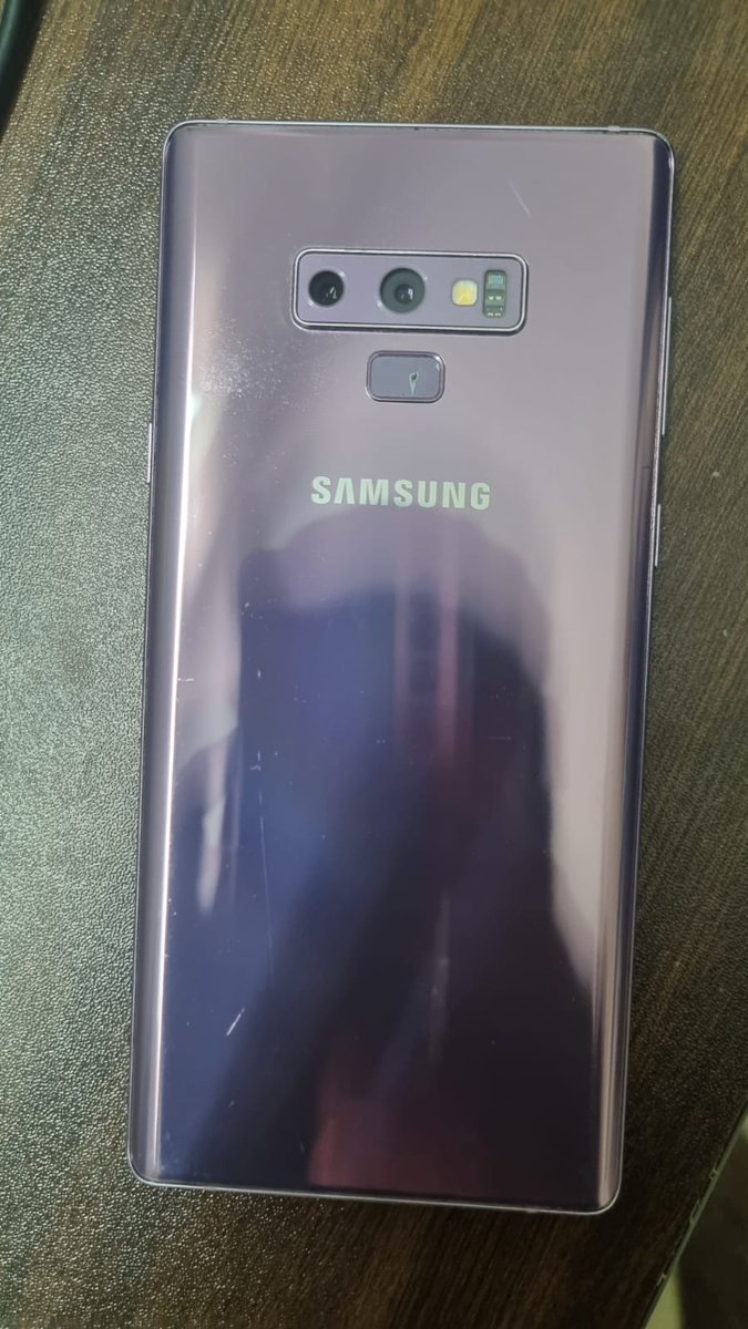 Nischu_7's tweet photo. Hey 
@SamsungIndia
 , your delivery service is a complete disappointment! Your exchange policy is a fraud as you expect customers to exchange with brand new products. How is this even reasonable? Your customer service is non-existent.  A decade with Samsung ends here. https://t.co/Z9XwydWKdk