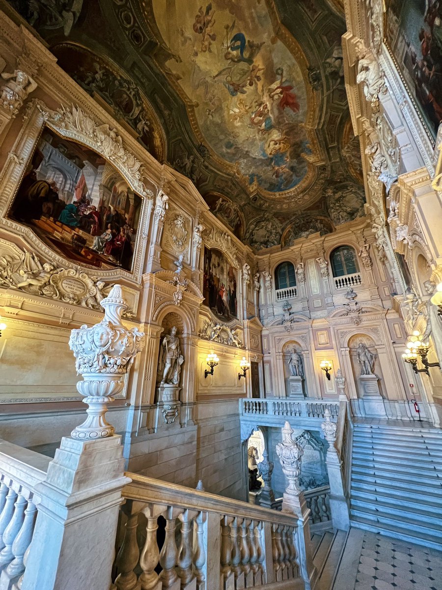 chill_szn's tweet photo. 📍Royal Palace of Turin #italy #turin #europe #architecture https://t.co/DyjkeNkfA6