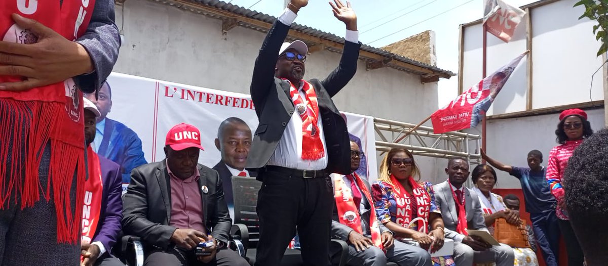 Andrekamunga3's tweet photo. 2e Etape de sa tournee ds l espace gd katanga le SGA del unc zone sud-est @TshipengEddy bouge le ligne de Lualaba au rythme et couleur rouge et blanc du mwalimu @VitalKamerhe1 ce mercredi 22.02.203.
@BillyKambale1 @ChristianMasud_ @sylvainlumuanga @GIK026 @uncrdc_lualaba https://t.co/pYQxQQWhUD