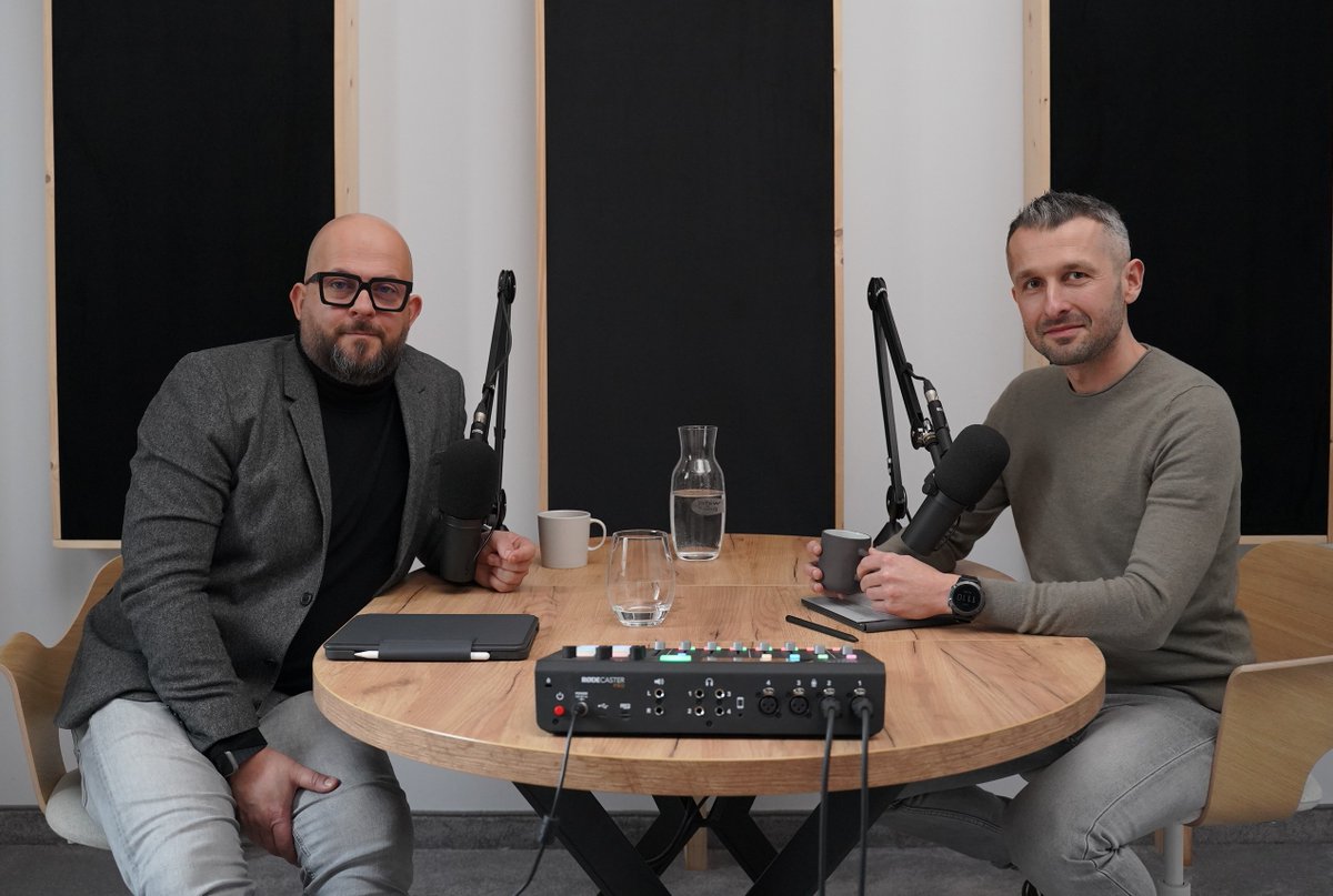 SocialCube tweet media