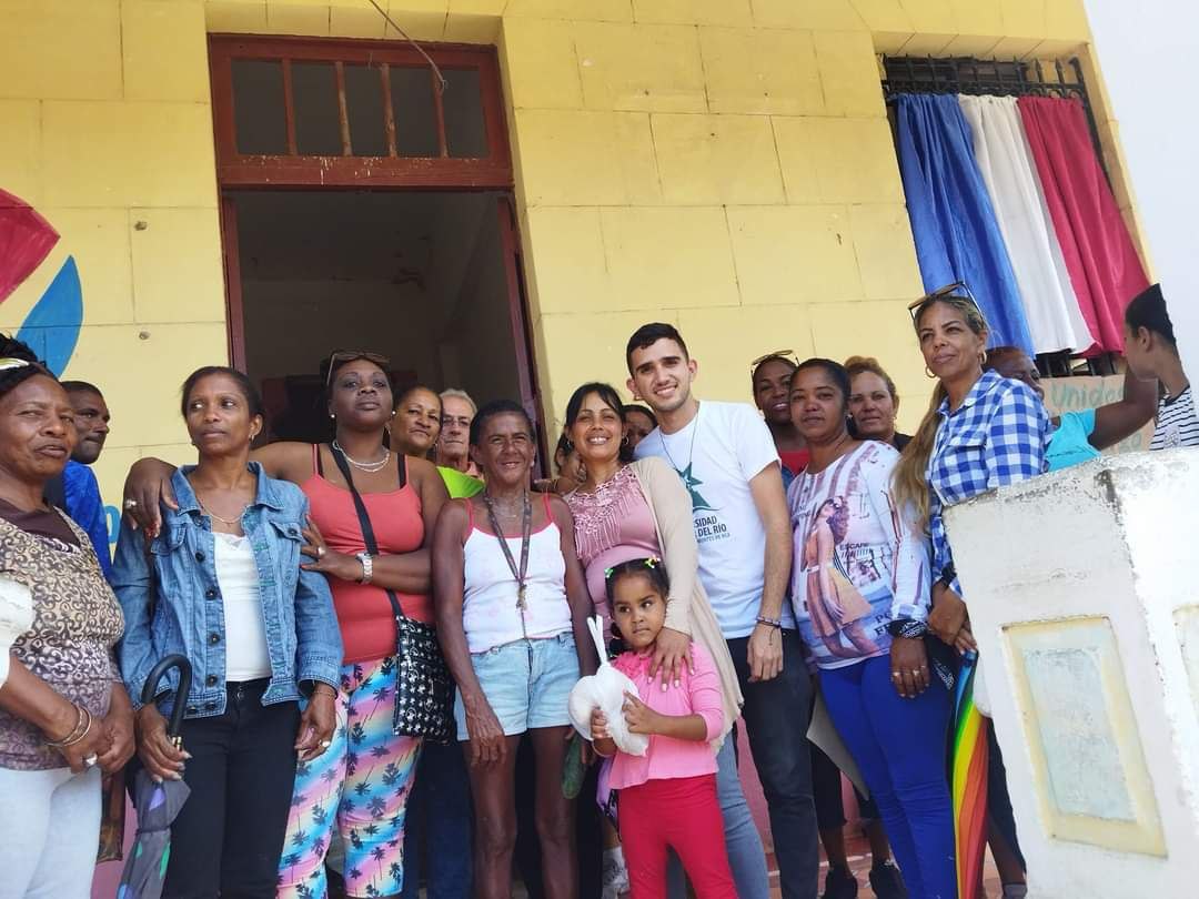 LizyAcosta4's tweet photo. Ser diputado es una oportunidad de crecimiento personal para sus miembros y un nuevo camino por recorrer a Cuba, con limitaciones económicas pero con la voluntad de seguir mirando hacia adelante en pos del bienestar de sus habitantes
#MejorEsPosible 
#RetornoFeliz 
#DeZurdaTeam https://t.co/wgHSHwG6SB