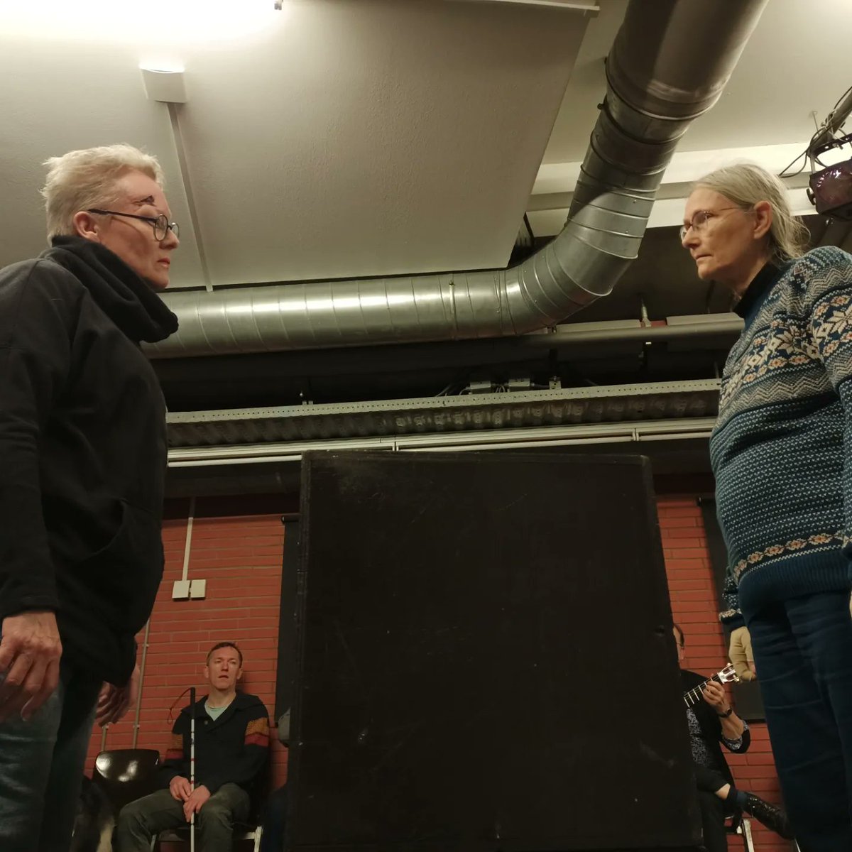 balangereis's tweet photo. Mooie repetitie van Theater Wirwar vanmorgen.
Veel scènes doorgenomen en verbeterd, lekker gespeeld en aan het eind een foto-en videoshoot.
#Wirwar #TheaterWirwar #NAH #NietAangeborenHersenletsel #Gigant #Apeldoorn https://t.co/kXH7uWzjdV