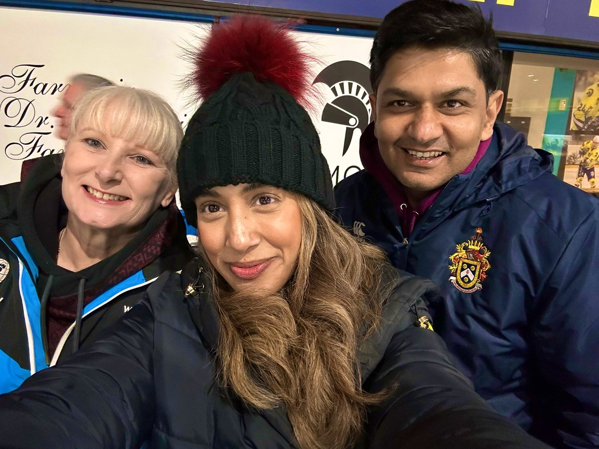 AminaAhmed25's tweet image. Day 2… Skiing, Skating and Selfies ⛷️⛸️ 🤳