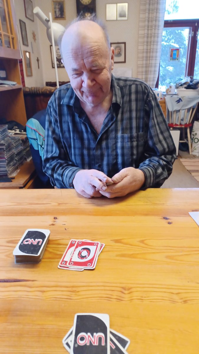 TiinaHankala's tweet photo. Helmikuiset terveiset! Kotihoidon arjessa on tällä viikolla pelattu korttia ja toteutettu kotikuntoutusta. Mielen ja kehon virkistystä #kotihoito #ikaalinen https://t.co/mjwEzdVmAt