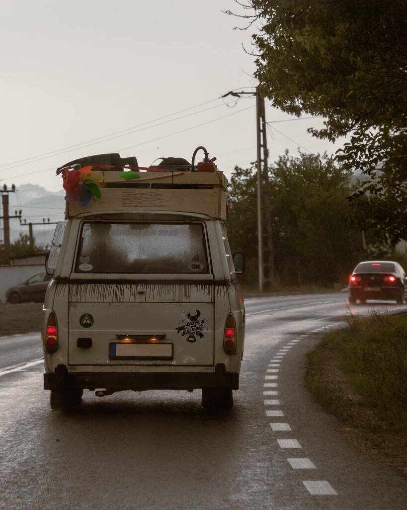 found this in my gallery and it gives me such a good mood; it gives me rainy day vacation vibes in summer and now I'm a bit nostalgic instagr.am/p/Co9kjRZMvkO/