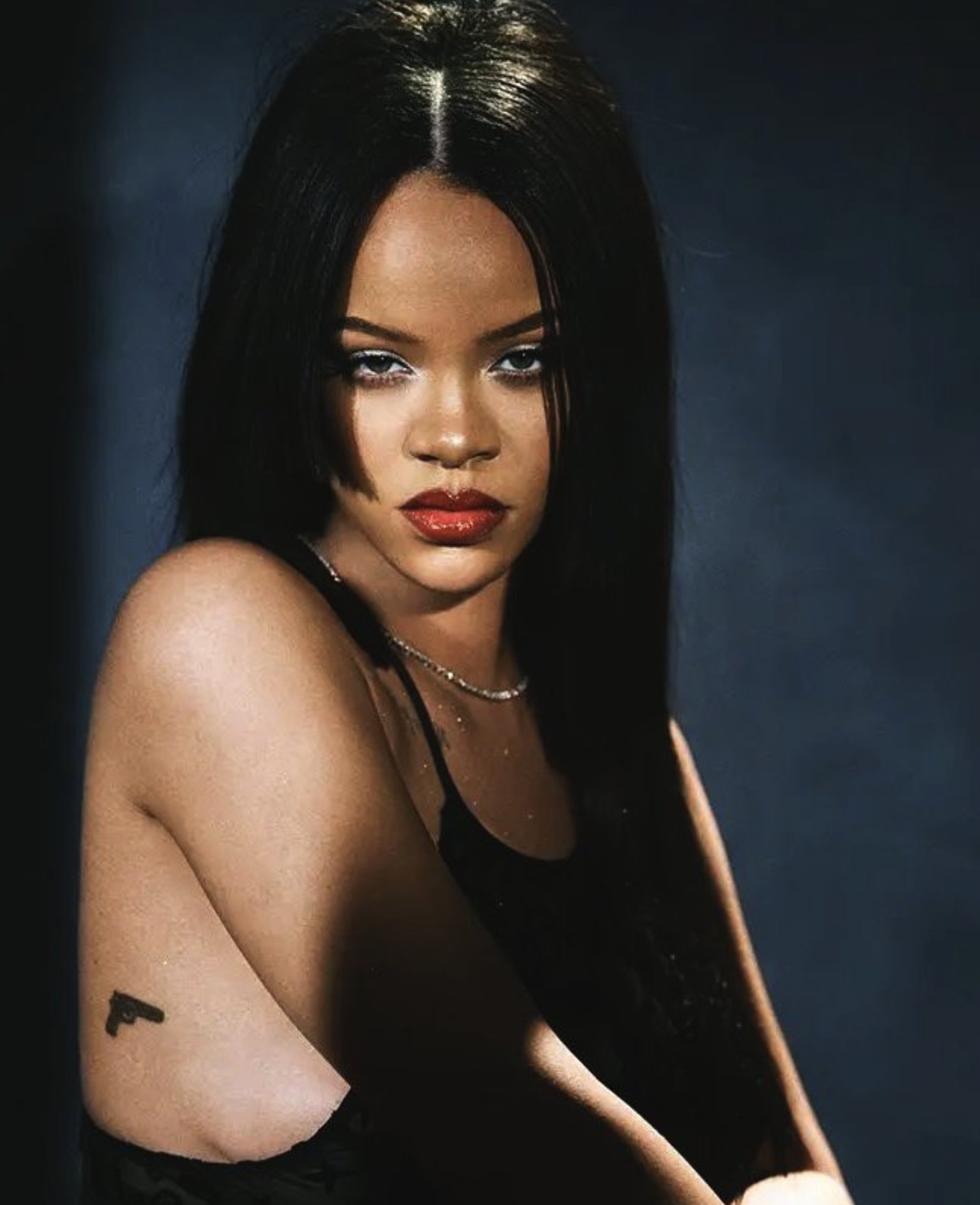 chart data on Twitter ".rihanna hits 1 on the Billboard Artist 100 Chart Data Music Twitter