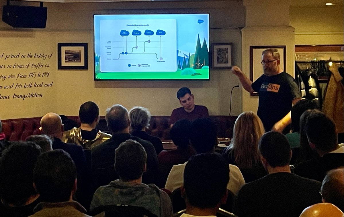 GearsetHQ's tweet image. Thanks to everyone who came along to the #LDNArcs meeting last night, and to @RobSalesforce for presenting! 

If you weren’t able to make it, you’ve got one last chance to see his session at @LonDevSFDC tonight! #SalesforceArchitects #AwesomeAdmins #SalesforceDeveloper