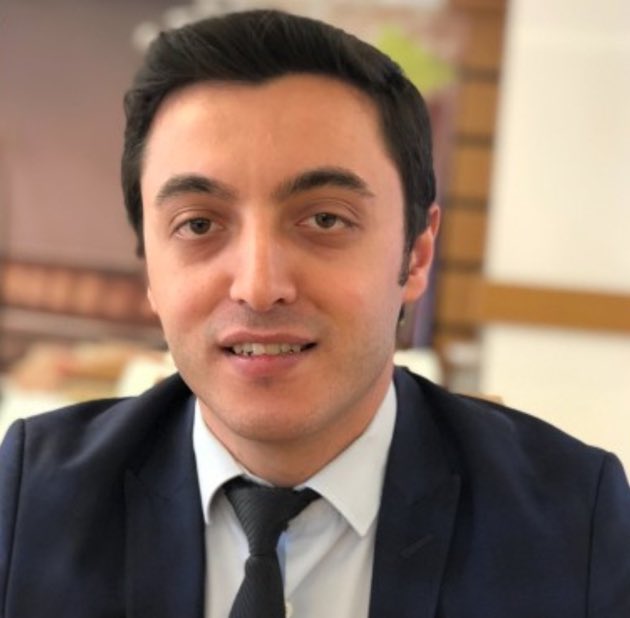 panter_11's tweet photo. Bir tarafta insanlar ihmal sonucu öldürülen ve poşetlere koyulmuş cenazelerini tespit etmeye çalışırken,

Manisa’da hakim Nihat Kaya-194333 insani yardım yapanların peşine düşmüş.

Öyle mi @TC_HSK ? https://t.co/KNRcVqk9ZF