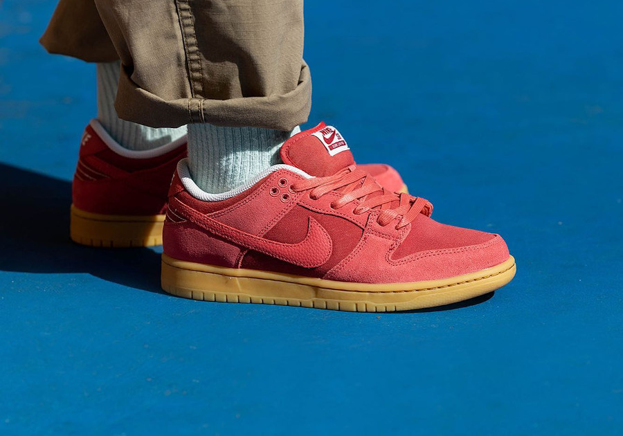 7am PST / 10am EST Release 

Nike SB Dunk 'Adobe'

bit.ly/3SoeTw3