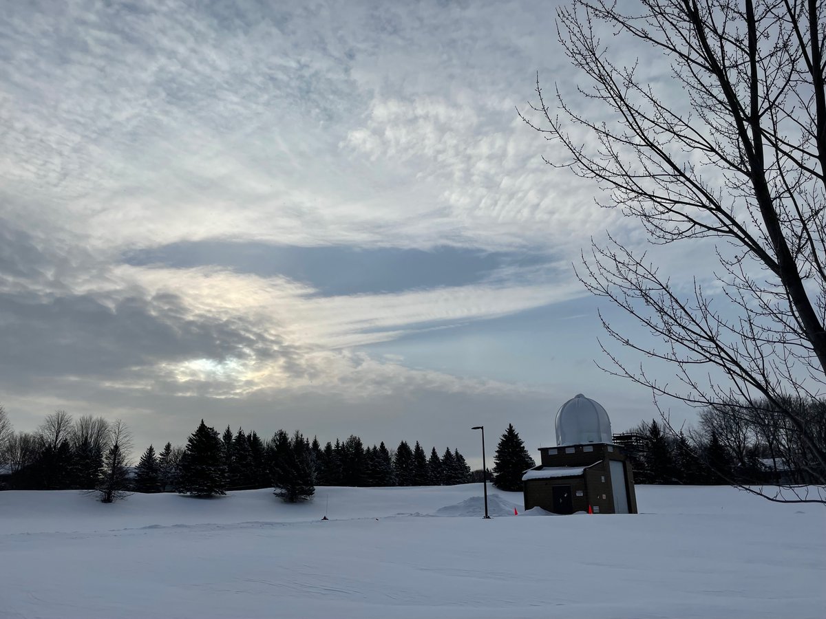 NWSTwinCities's tweet image. There seems to be some confusion this morning because the sun has come out. Does this mean all we got was a measly 3-5" and it's over?
Nope! As we've talked about for days, round 2 is on the way and it will pack a punch! Expect an ADDITONAL 10-15" by tomorrow morning. #mnwx #wiwx