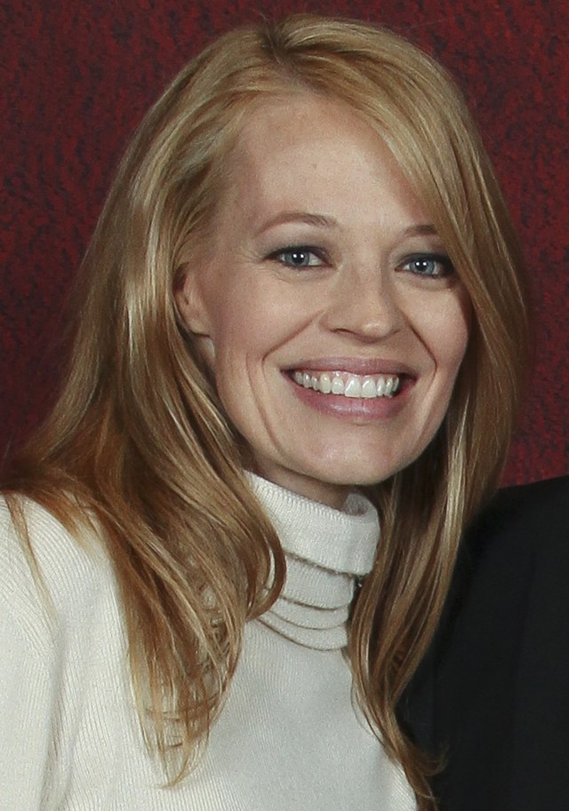 Happy Birthday to the gorgeous  & very talented Jeri Ryan!! My favourite  Borg!      