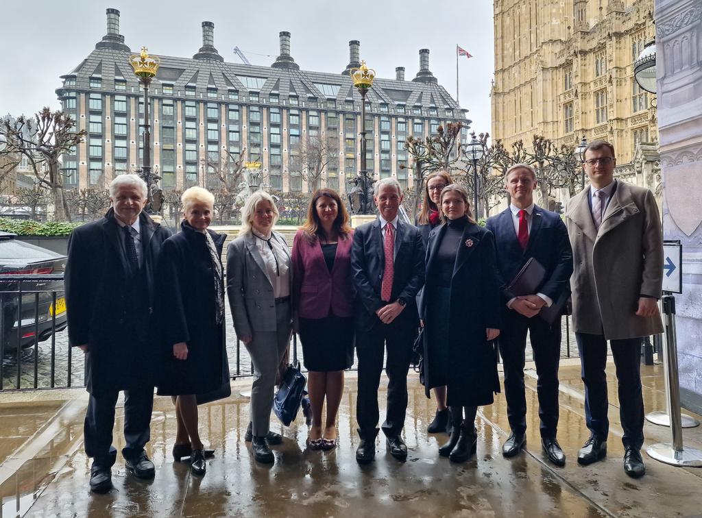 Brilliant meeting with a Parliamentary delegation from Latvia and Ambassador <a href="/iburmistre/">Ivita Burmistre</a> this morning, many pertinent issues discussed. Thank you to the <a href="/BGIPU/">BGIPU</a> for facilitating. 🇱🇻 🇬🇧