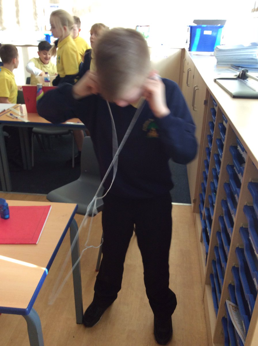 MrsMuirhead5's tweet photo. Exploring sound in our new Science topic @PinehurstP #PinehurstScience https://t.co/jceHzA4Z2K