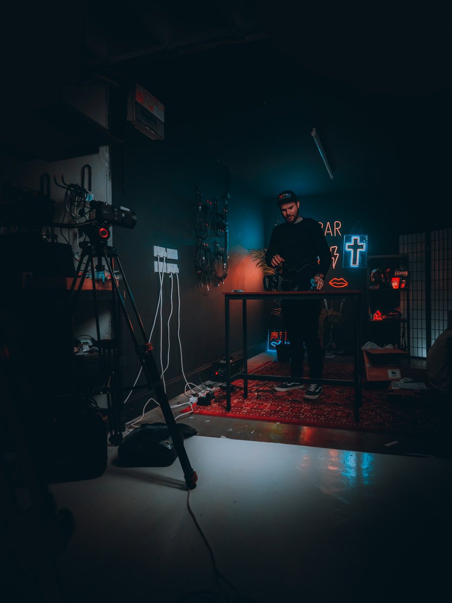 This is Ben, best mate and film maker extraordinaire at Hellfire Creative. Always grateful to him for opening the gates to a new avenue for myself. 

Here’s some BTS of him working at our studio. 

Hit me up for 📸 

#btsphotography 
#photography
#videoproductioncompany