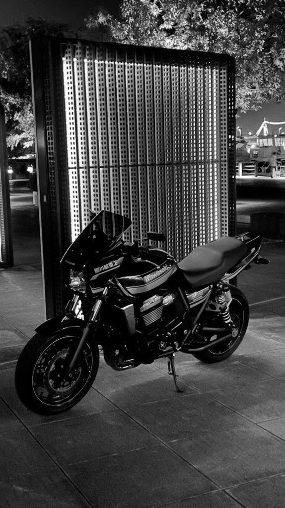 c_ngyj's tweet photo. 自己紹介

名前:たぁ
性別:男
年式:1977年
住み:都内
愛車:ZRX1200DAEG、リード125

#バイク乗りとして軽く自己紹介
#バイク乗りと繋がりたい
#バイク好きと繋がりたい 
#zrx1200daeg 
#kawasaki https://t.co/2Tir7wOFuH