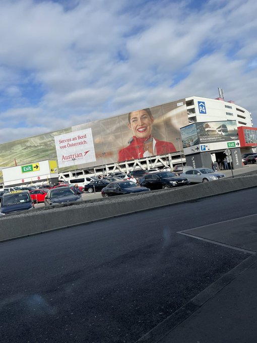 Helloo Vienna Airport ? https://t.co/om1fq7Rm0Q