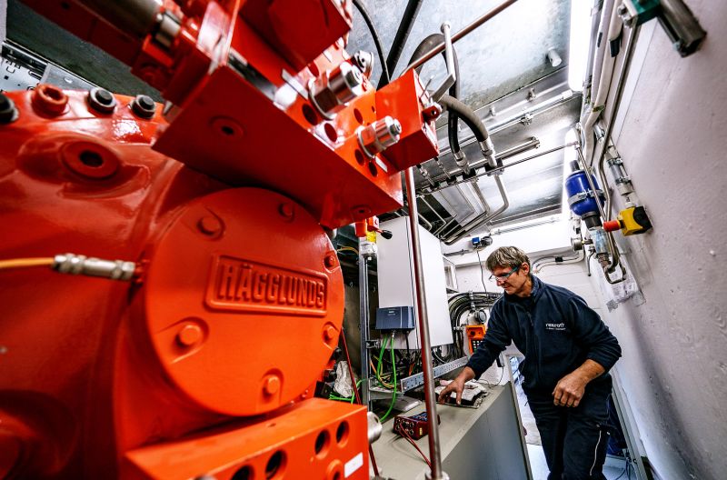 RexrothDACH's tweet photo. Wie treibt man ein Schleusentor an, das nicht ausfallen darf? Die LSBG Hamburg hat sich für ein hydraulisches #Antriebssystem von #Hägglunds für ihre zentrale #Schaartorschleuse entschieden: https://t.co/WflNUHTGvH #DriventotheCore https://t.co/FjtAjjkH8Z