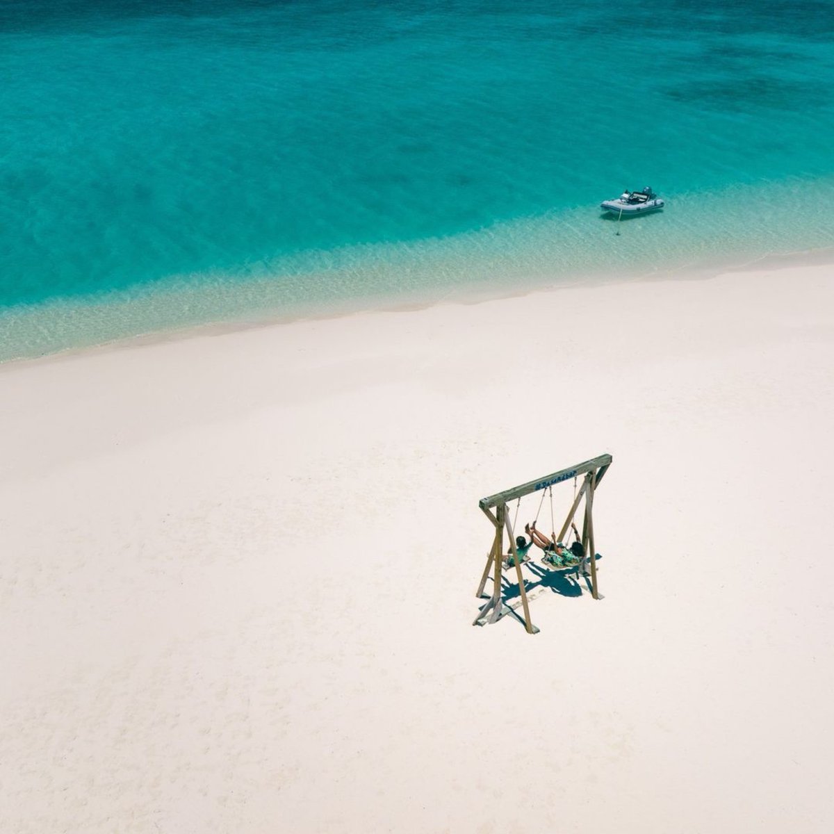 TheExumaDream's tweet photo. Name a better swing, anywhere in the world. π π΄
πΈ: @francois.fantastique / IG
#ParadisePostcards ππ§πΈ
#exumadream #exuma #bahamas #exumablue #theexumafilter #adventure #travel #thatexumakindoffeeling #myoutislands #traveltips #exumacays #visitthebahamas #getoutthere # ... https://t.co/PjCqVWySXC