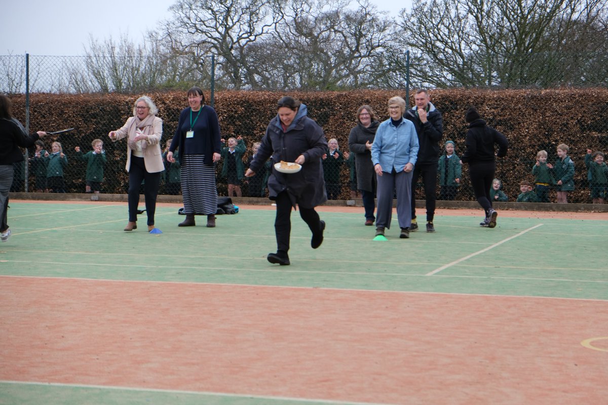 Excitement levels were high, in anticipation for the hotly contested pancake race, yesterday morning! The staff race was greatly enjoyed by all. A huge thank you to Mr Doku, Mr Parker and Mr Friendship for organising such an entertaining morning. #stpeterslympstone #pancakeday