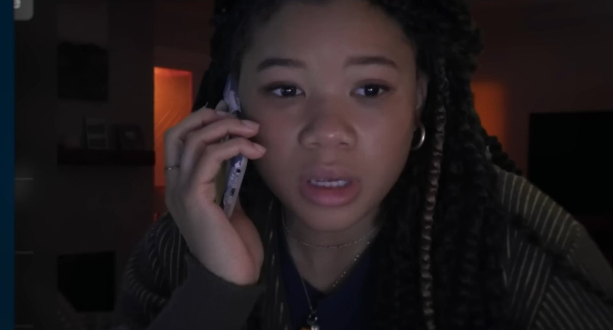 TarizSolis's tweet image. Nonton 'Missing' sensasinya seperti nonton true crime Netflix yg usai satu misteri terkuak, kasusnya jadi makin aneh, kompleks &amp;amp; tak terduga. Kisahkan seorang remaja yg mencari ibunya yg mendadak hilang saat berlibur, ini sajian thriller yg ketegangannya sampe bikin sulit nafas!