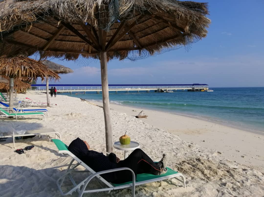sillslyna's tweet photo. Yang tiada plan hujung minggu ni, Jom datang Mersing! 
Lepak chill-chill sambil tambah koleksi gambar OOTD korang. 
Nah sis belanja port cantik untuk kaki OOTD  😍

💰RM140 (DAY TRIP)
📌Fullboard Package!

📍Pulau² di Mersing, Johor jerrr

📞 https://t.co/q7FE91wsb1 https://t.co/ds1dIyqxmd
