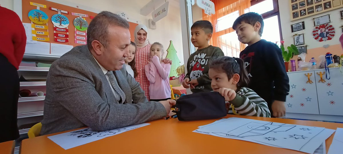 altindagmem's tweet photo. İlçe Millî Eğitim Müdürümüz Sayın Hasan Yıldırım, ilçemiz Gülpınar Anaokulunu ziyaret ederek okulumuzda düzenlenen Psikososyal Destek Eğitim Programı Aile Bilgilendirme Eğitimine katıldı.
@tcmeb @cumaliatilla21 @prof_mahmutozer @MemAnkara @Harunfatsa @HasanYILDIRIM61 https://t.co/pCcGAQBnpO