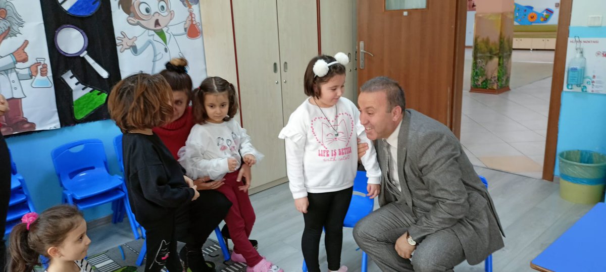 altindagmem's tweet photo. İlçe Millî Eğitim Müdürümüz Sayın Hasan Yıldırım, ilçemiz Gülpınar Anaokulunu ziyaret ederek okulumuzda düzenlenen Psikososyal Destek Eğitim Programı Aile Bilgilendirme Eğitimine katıldı.
@tcmeb @cumaliatilla21 @prof_mahmutozer @MemAnkara @Harunfatsa @HasanYILDIRIM61 https://t.co/pCcGAQBnpO