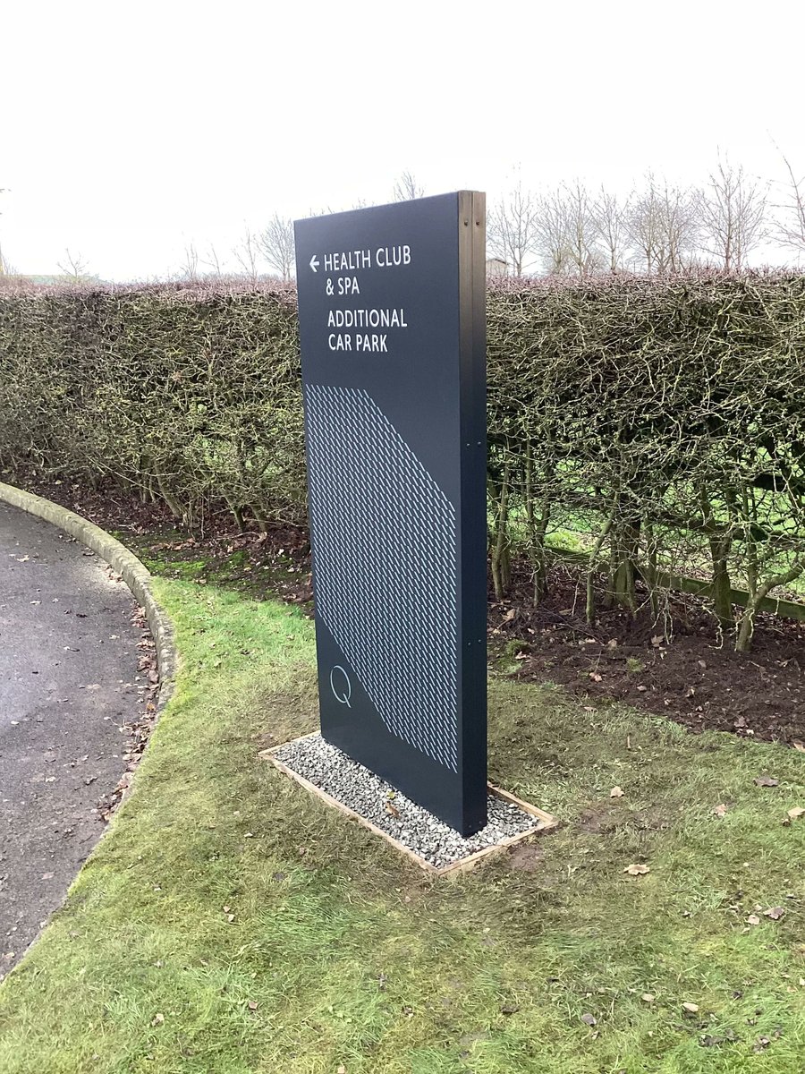 XmoStrata's tweet image. Another excellent Q Hotels rebrand coming along well. 
#signs #hotels #hotelsigns #branding #rebranding