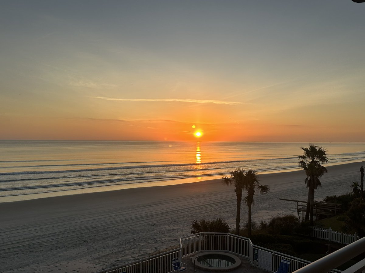 KenCox59519209's tweet photo. Another Beautiful day and sunrise in Ponce Inlet @allisongargaro and @JaymeKingFox35 .. the best weather team in Florida.. https://t.co/AOLmFP7Dv0