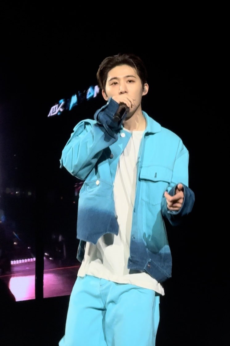 iris42220644's tweet photo. When my eyes are on you
숨 막힐듯한 전율
#김한빈 #비아이
#HANBIN 
#MIKFESTIVALPARIS https://t.co/URg9x9w18t