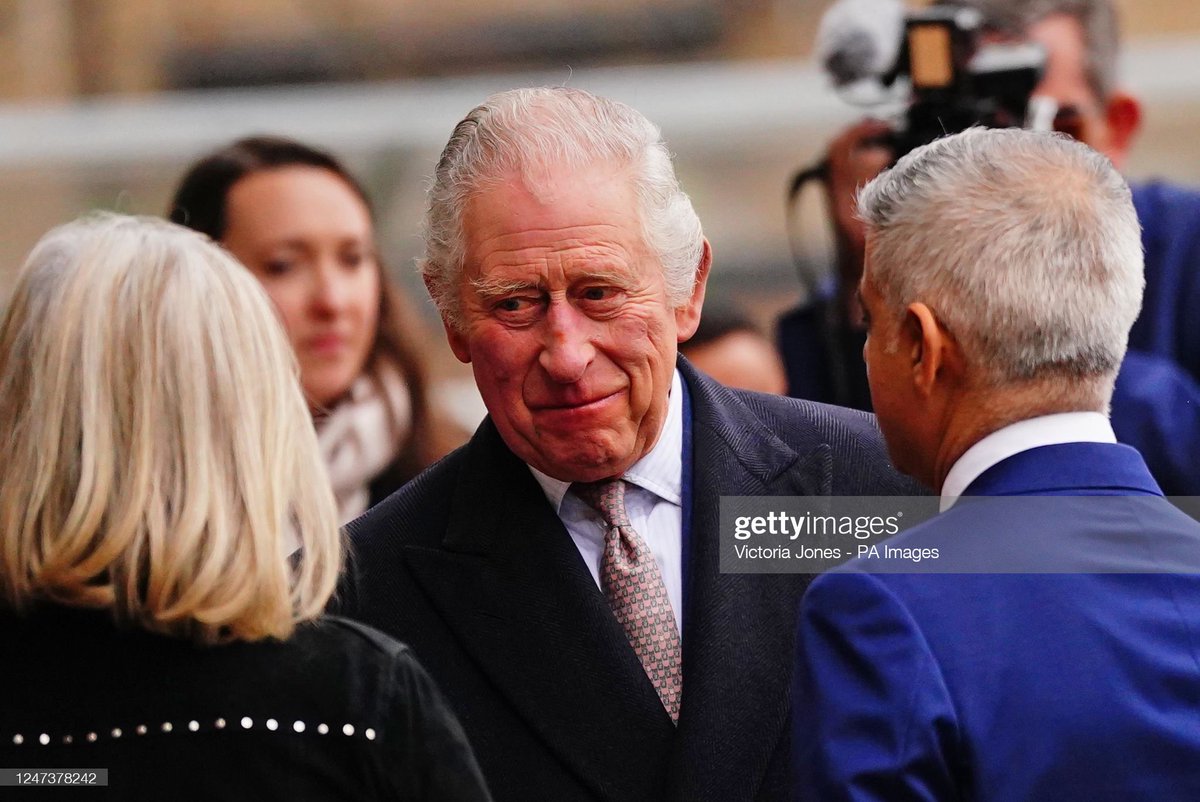sarahdiaryz's tweet photo. His Majesty The King visits The Felix Project in Poplar, East London today, to recognise the staff, volunteers and partner organisations who work to provide meals to some of London's most vulnerable people. https://t.co/pGHsUY2JoR