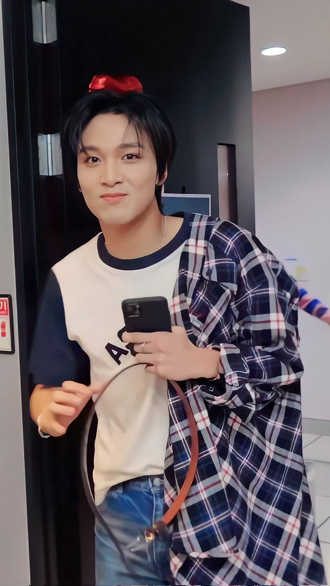 haechanconfess's tweet photo. Sfs! Ini kating ganteng dari kampus mana gais? 🥲 https://t.co/vuMn7aTnRA