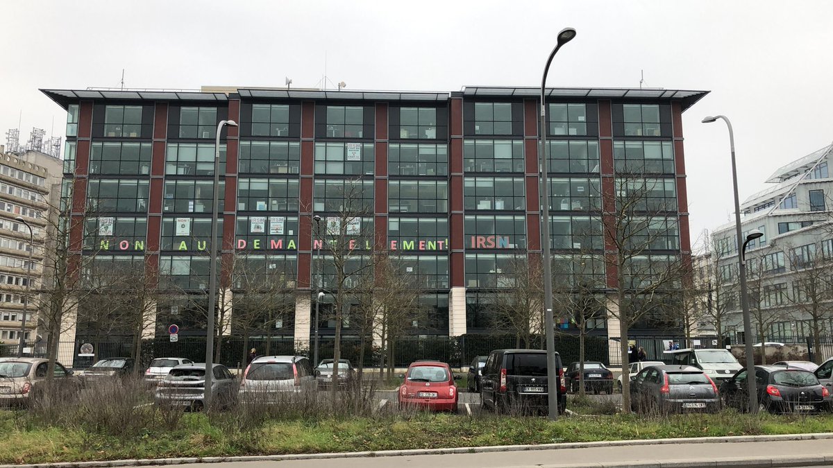 JaimeMonIRSN's tweet image. Les salariés ont un message pour vous !
Non au démantèlement de l’IRSN !

Cc aux passagers de la ligne @T6_RATP et aux passants à @fontenay92 

Soutenez nous !
La pétition
chng.it/ttzfpJGzXP

#JesoutiensIRSN