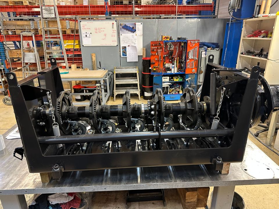 What is this now? Let me tell you. 😀 It's a tying unit for combustible strapping media. It can be used when baling RDF or SRF for example. 
#WorkshopWednesdayhttps://www.facebook.com/547492577170070/posts/683854406867219