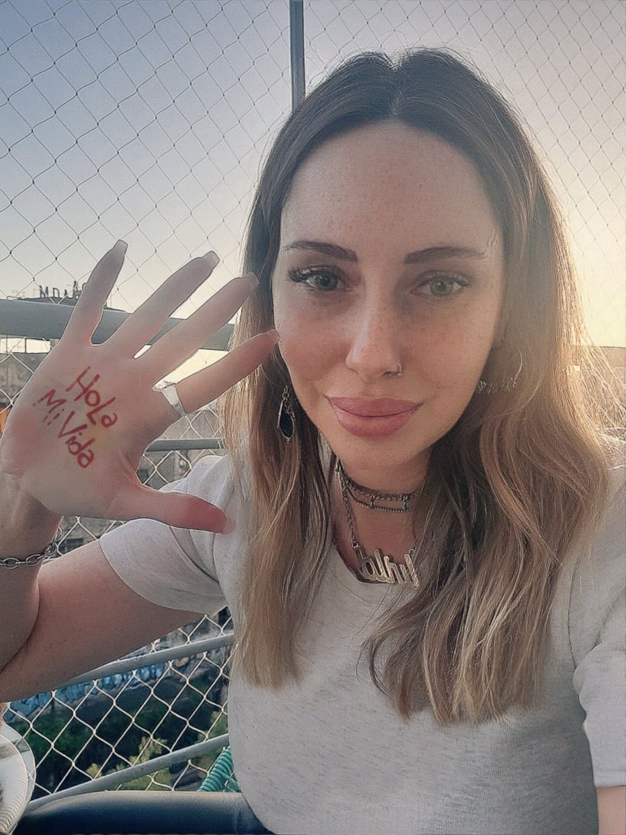 LauraPalmerSoft's tweet photo. Hola mundo,buen lunes!!
Para Chano cuando despierte.
Arriba vos podes!
Subamos una foto #HolamiVida https://t.co/YTiuqw9aIN