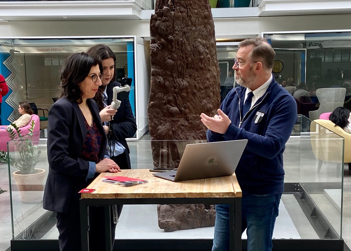 Talk3 (@talk3adn) on Twitter photo Nous sommes très heureux d'avoir présenté nos innovations à Madame la ministre de la Culture <a href="/RimaAbdulMalak/">Rima Abdul Malak</a> lors de sa visite à STATION F . Grâce à notre technologie les artistes et leurs œuvres revivent ! Nous sommes très heureux d'avoir présenté nos innovations à Madame la ministre de la Culture <a href="/RimaAbdulMalak/">Rima Abdul Malak</a> lors de sa visite à STATION F . Grâce à notre technologie les artistes et leurs œuvres revivent !