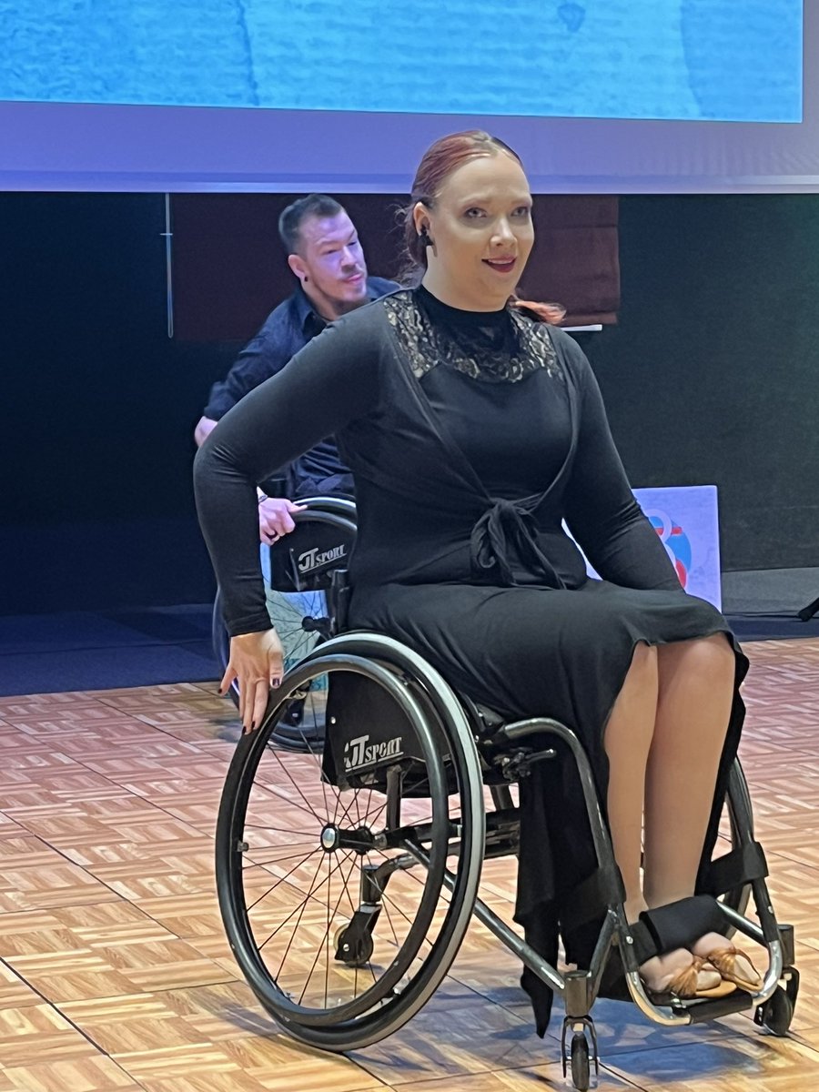 sinikka_rantala's tweet photo. Tänään aloitimme @Invalidiliitto 85-vuotisjuhlakiertueen, joka Tampereen lisäksi kiertää seitsemällä muulla paikkakunnalla ympäri Suomea. Tampereella mukana olivat mm. ihanat pyörätuolitanssijat @HIhantola ja Kalle Andersson. #Invalidiliitto85 https://t.co/oDMD8TJnS6